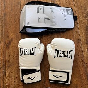 Everlast Core White Boxing Gloves